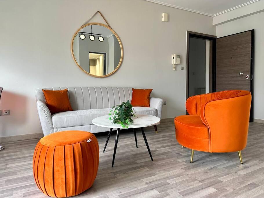 D150 Orange & New Life - Cloud9 In The Apartment