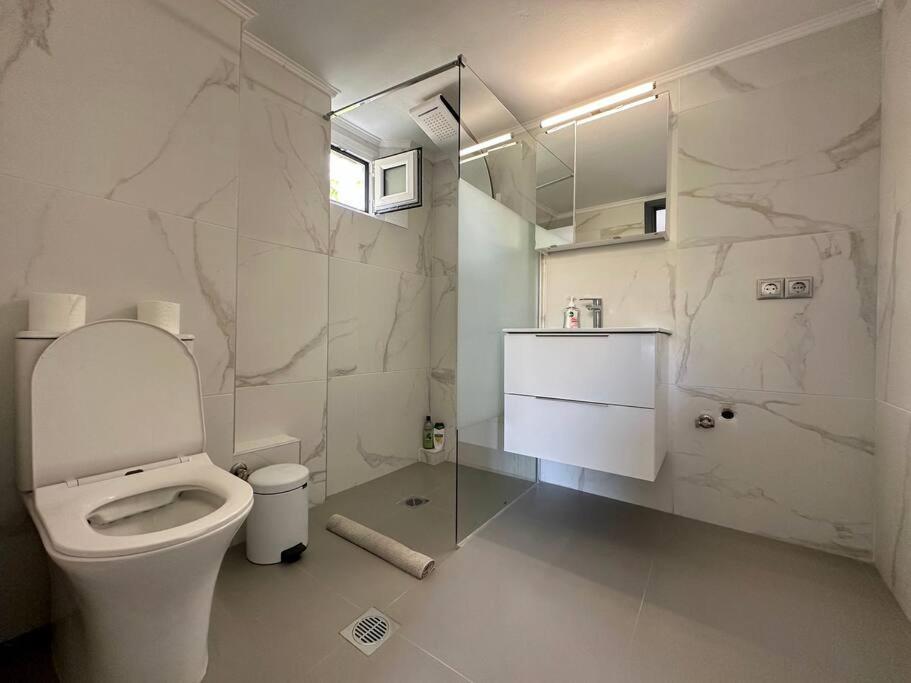 D150 Orange & New Life - Cloud9 In The Appartement *
