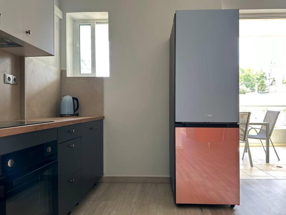 D150 Orange & New Life - Cloud9 In The Apartment Athens